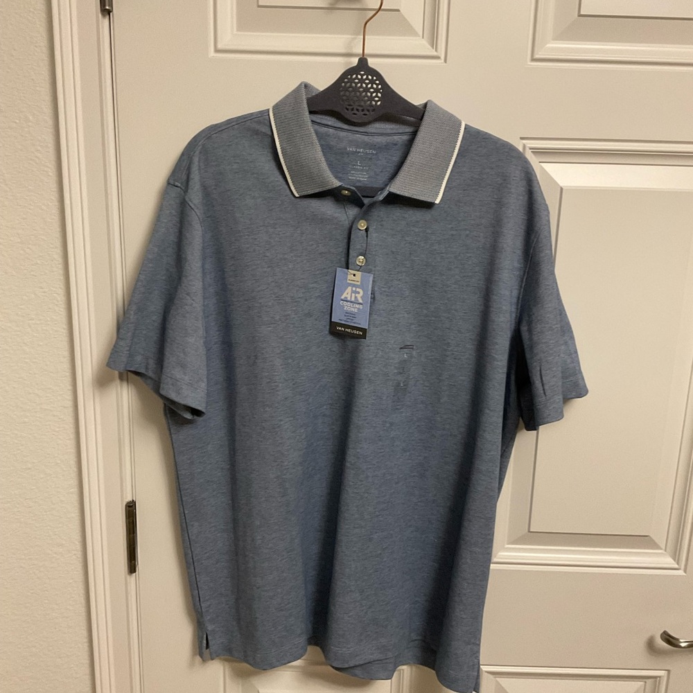 Van Heusen Air temperature activating cooling zone polo short. Size large.
